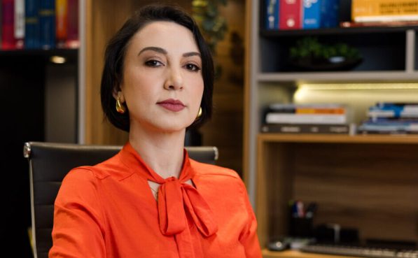 Aline Luziana Ribeiro, advogada associada do Ruediger Advogados Associados